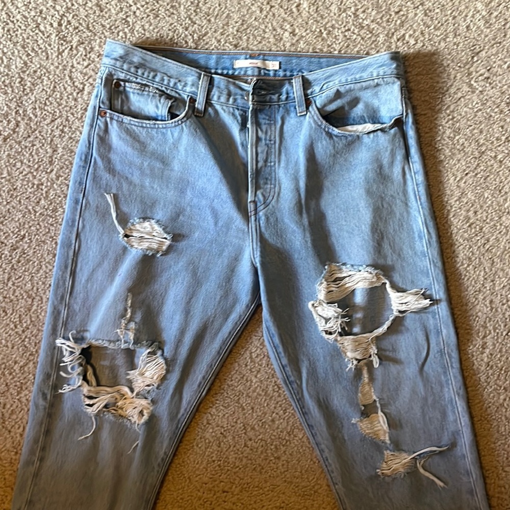 Levi ripped jeans